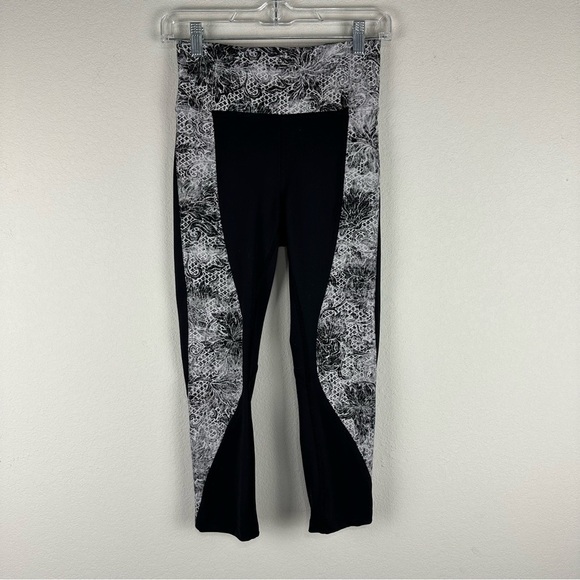 Lululemon Black Gray Serigraph Starlight Sweat & Repeat Crop Athletic Leggings 6 - Picture 1 of 5